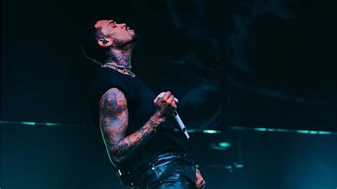 chris brown dickpic|Chris Browns Bulge At Toronto Concert Is Going Viral, Fans React